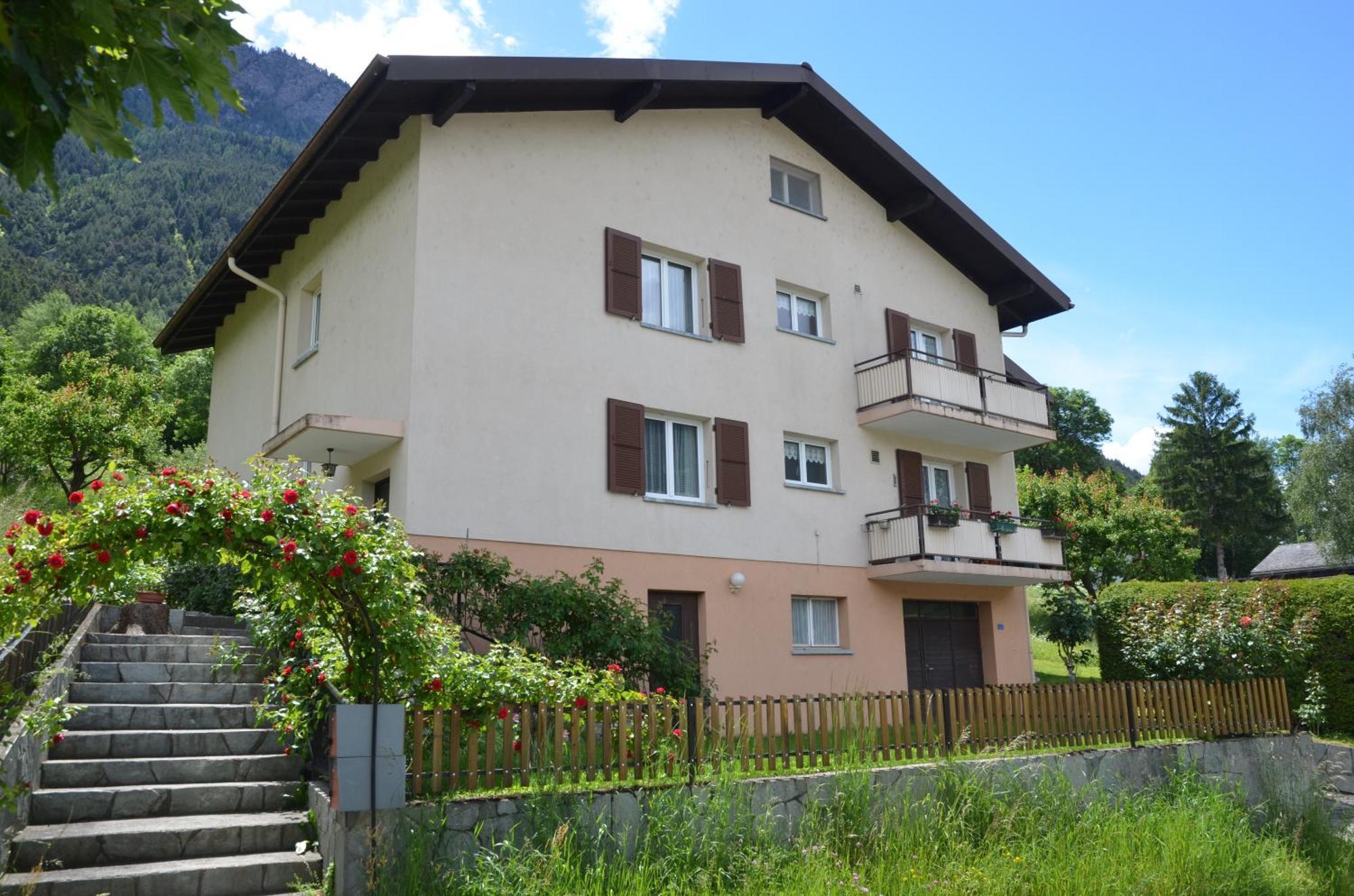 Grosse, Schoene Wohnung Im Gruenen ブリーク エクステリア 写真
